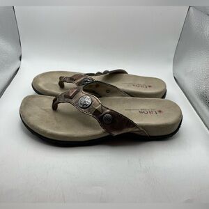 Taos Wanda Women's Brown leather Sandals size 6